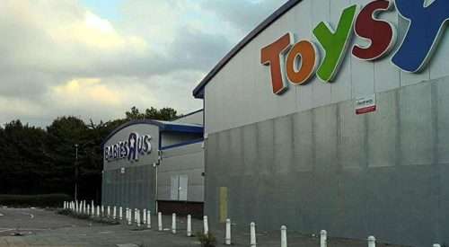 29_09_18---Toys-R-Us_860x485