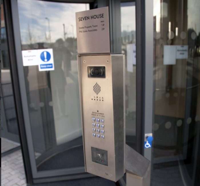 Audio_visual door entry