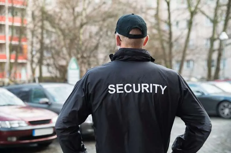 What does a security guard do? Security guard roles and responsibilities